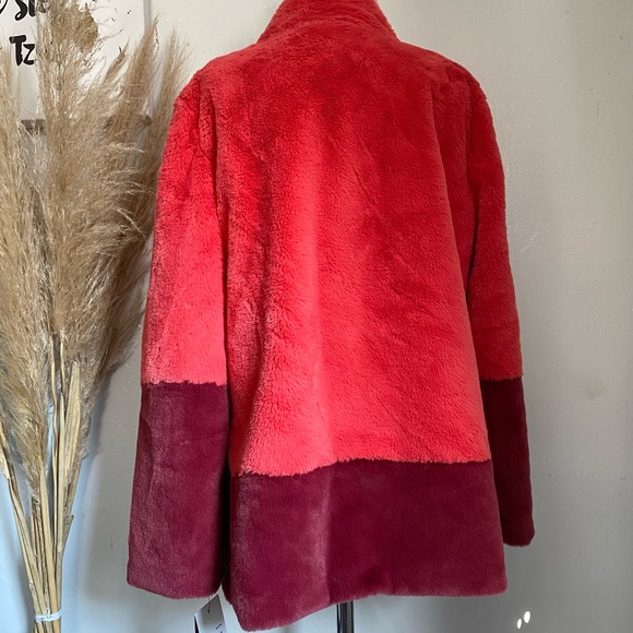 Trina Turk Blanche two tone faux fur coat LG PINK - Picture 3 of 7